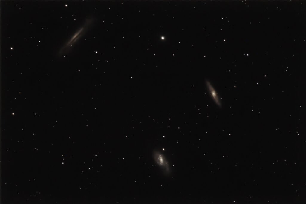 Leo Triplett: 02.04.2024 | Time (Local): 21:37:32 | Width (Degs.): 1.3 | Height (Degs.): 0.8
Rotation Angle: 34.9 | SourceImageNumberOfCompositeImage (40 , 40)
| ExposureTime: 400 | ISOSpeedRatings: 200


