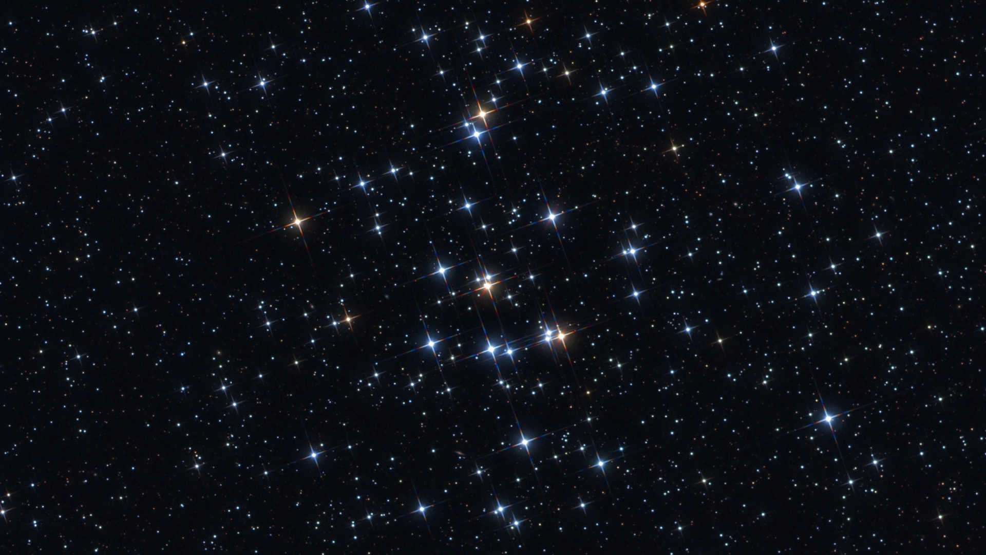L’amas d’étoiles ouvert M 44 se montre dans toute sa splendeur dans le ciel nocturne de printemps. Mario Weigand